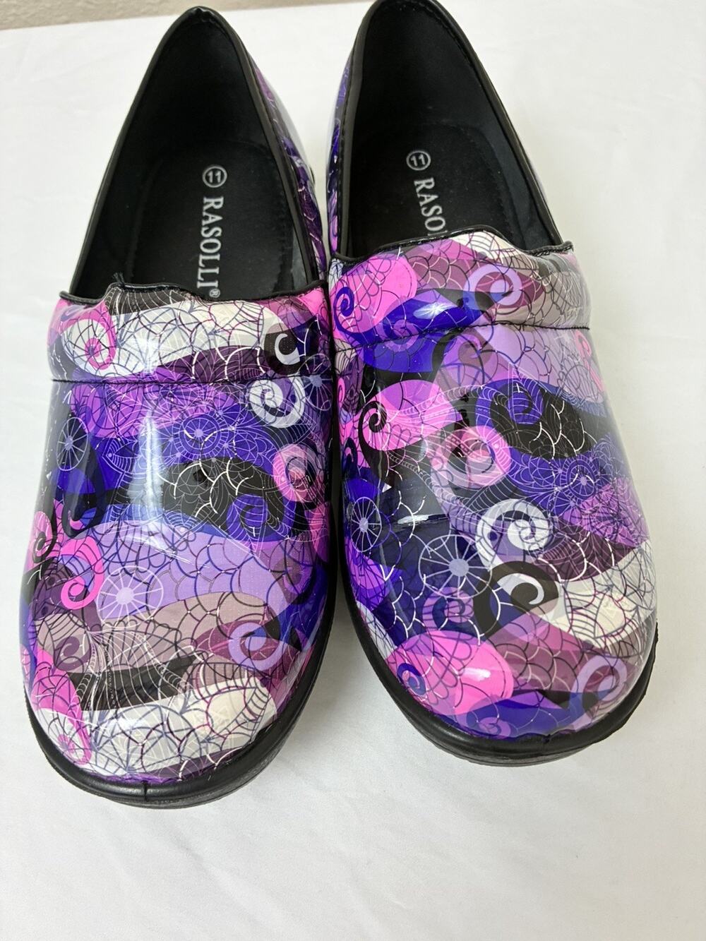 New without box Maddie Purple 11 Medium Nursing Clogs nightmare before Christmas